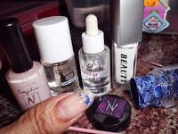 Manicura, francesa de burbujas y gotas. Manicura, francesa de burbujas y gotas.