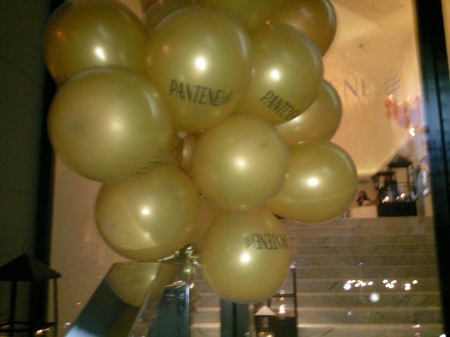 EVENTEANDO CON LEONORA. EVENTEANDO CON LEONORA.