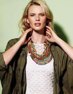 COLLARES GRANDES: SIGUE LA MODA DE ESTE VERANO COLLARES GRANDES: SIGUE LA MODA DE ESTE VERANO