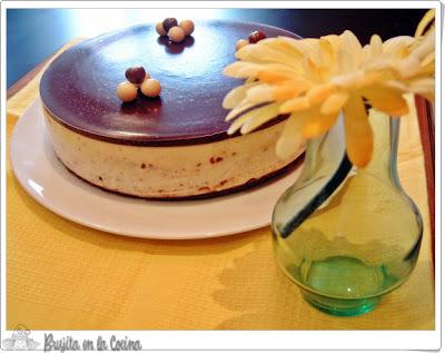 Tarta mousse de stracciatella de mango Tarta mousse de stracciatella de mango