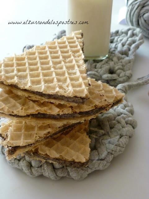 Barquillos Rellenos de Frosting de Oreo Barquillos Rellenos de Frosting de Oreo