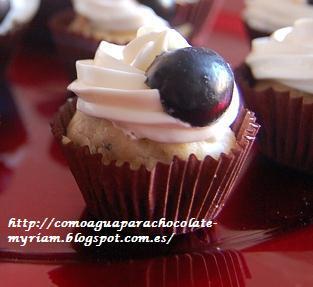 MINI MUFFINS DE ATUN Y OLIVAS NEGRAS MINI MUFFINS DE ATUN Y OLIVAS NEGRAS