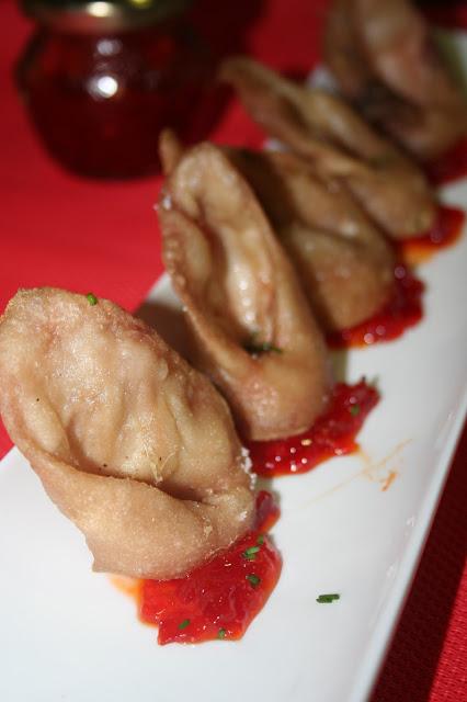 OREJAS DE COCHINILLO CON SALSA AGRIDULCE-PICANTE OREJAS DE COCHINILLO CON SALSA AGRIDULCE-PICANTE