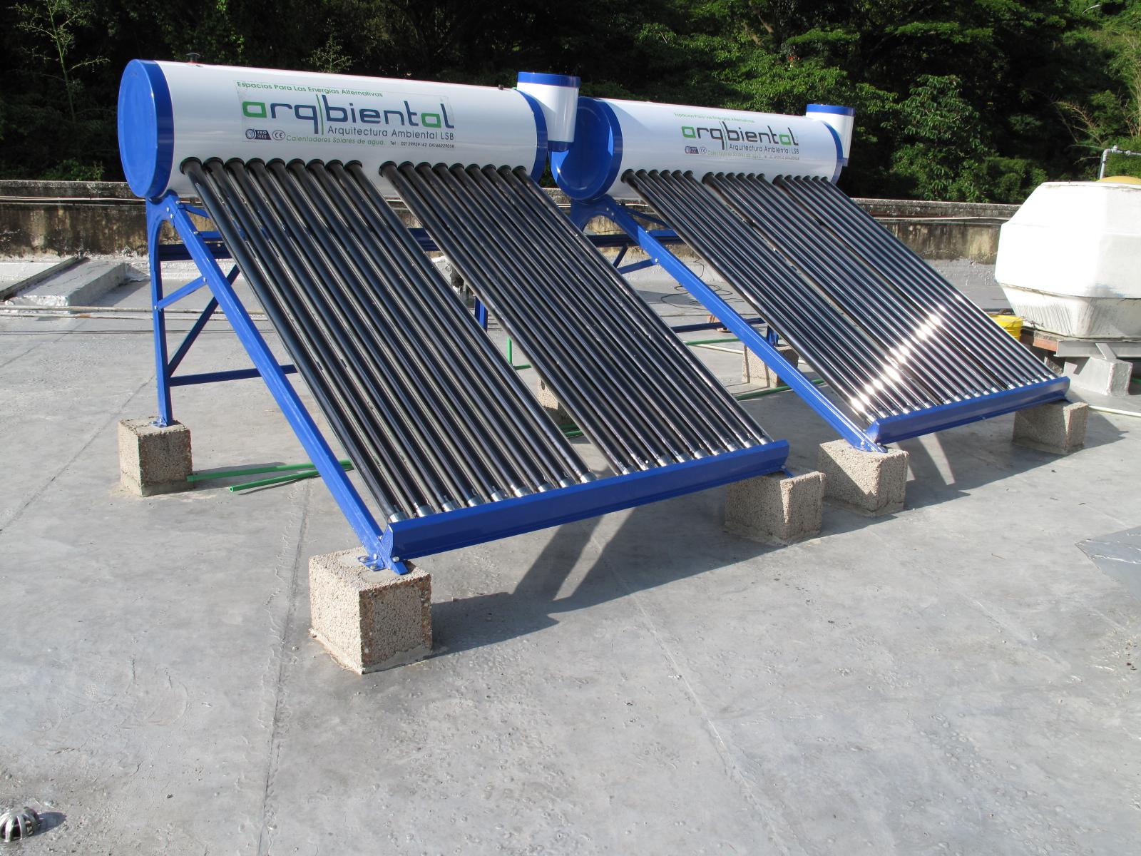 Calentadores solares para uso doméstico en PH de La Castellana, Caracas Conociendo la empresa Arqbiental y sus calentadores de agua sustentables