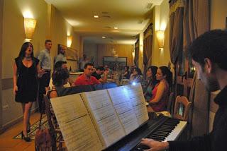 Cena en La Taberna del Río con ópera y zarzuela Cena en La Taberna del Río con ópera y zarzuela