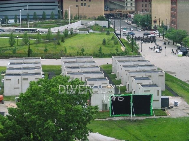 Imágenes y Videos: Invasión a la facción Abnegación Imágenes y Videos: Invasión a la facción Abnegación