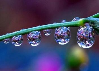 Gota a gota de agua.