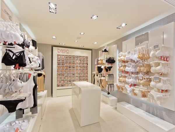 The Stylistbook - Yamamay opens a new flagship store in Barcelona The Stylistbook - Street style fashion blog