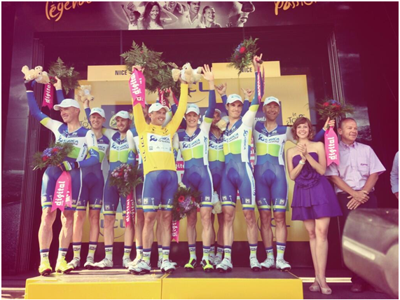 El conjunto Orica GreenEdge celebra su victoria en la Crono por Equipos de la 4ª Etapa en Niza (Foto: Le Tour)