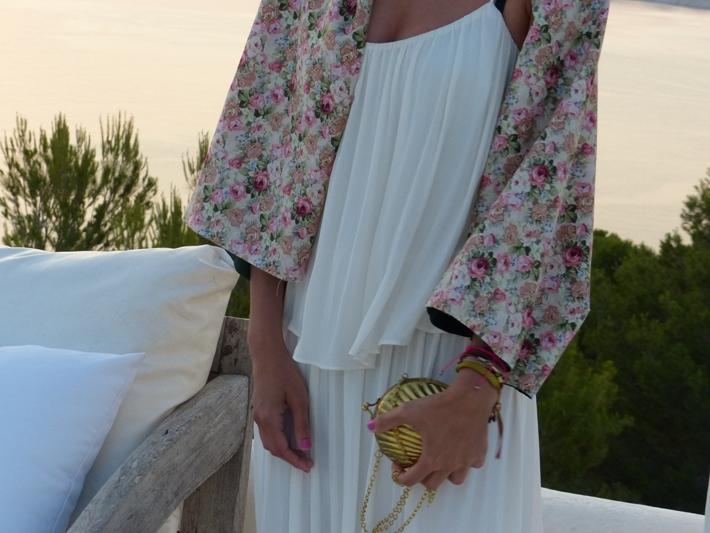 Dos mujeres y un vestido Dos mujeres y un vestido