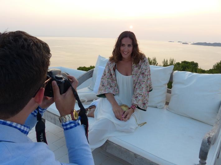 Dos mujeres y un vestido Dos mujeres y un vestido