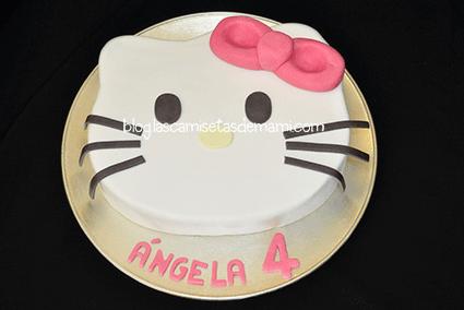 tarta hello kitty 1 Como hacer una tarta de Hello Kitty paso a paso