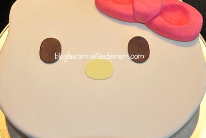 Como hacer una tarta de Hello Kitty paso a paso tarta hello kitty 3 Como hacer una tarta de Hello Kitty paso a paso