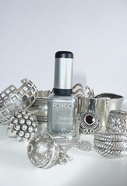 ¿Os gustan los esmaltes de Kiko? Esmalte espejo plateado y dos colores muy de moda ¿Os gustan los esmaltes de Kiko? Esmalte espejo plateado y dos colores muy de moda