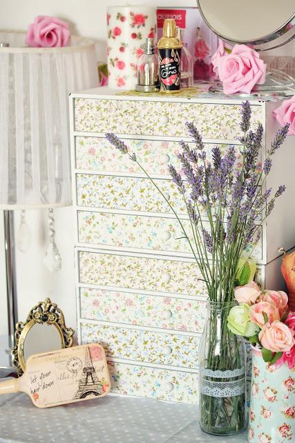 Tardes de verano, lavanda y pequeños visitantes... Tardes de verano, lavanda y pequeños visitantes...