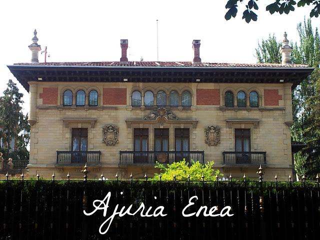 Blogger Traveller Blogger Traveller