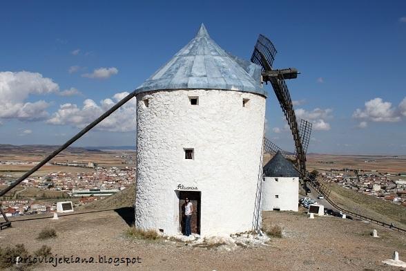 En busca de molinos por la Mancha... En busca de molinos por la Mancha...