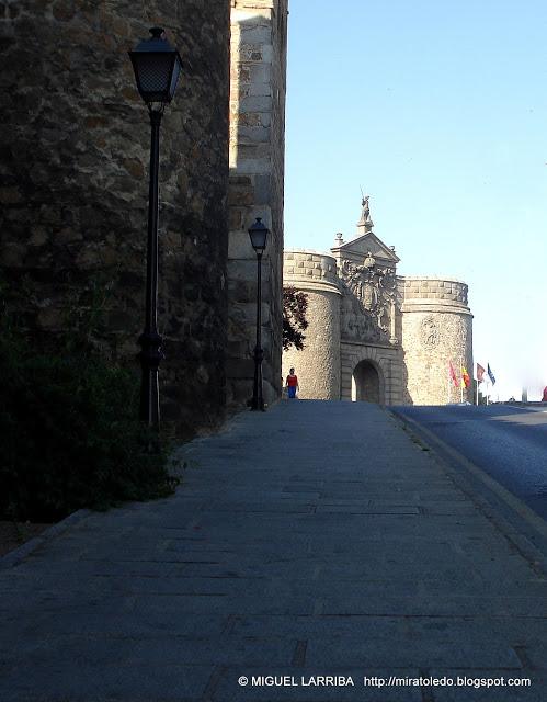 Fuertemente asentada Fuertemente asentada