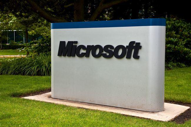 Microsoft está probando un prototipo de reloj inteligente construído con aluminio translúcido microsoft-shutters