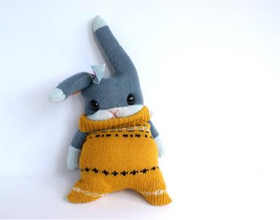 DIY: hacer muñecos con calcetines