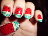 Manicura sandía con craquelado. Manicura sandía con craquelado.