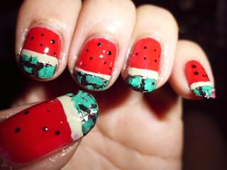 Manicura sandía con craquelado. Manicura sandía con craquelado.