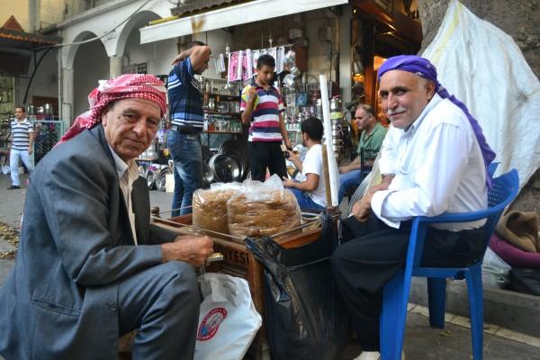 Entre el Tigris y el Éufrates: Mis primeros pasos en Medio Oriente Personajes de SanliUrfa