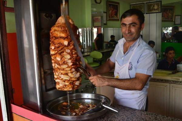 Entre el Tigris y el Éufrates: Mis primeros pasos en Medio Oriente Personajes de SanliUrfa