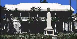 Corte Suprema de las Bahamas - Cenotafio