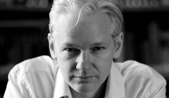 Julian_Assange_2010-front11