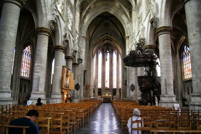 PARTE ALTA: NOTRE DAME, PALACIO DE JUSTICIA Y PALACIO REAL