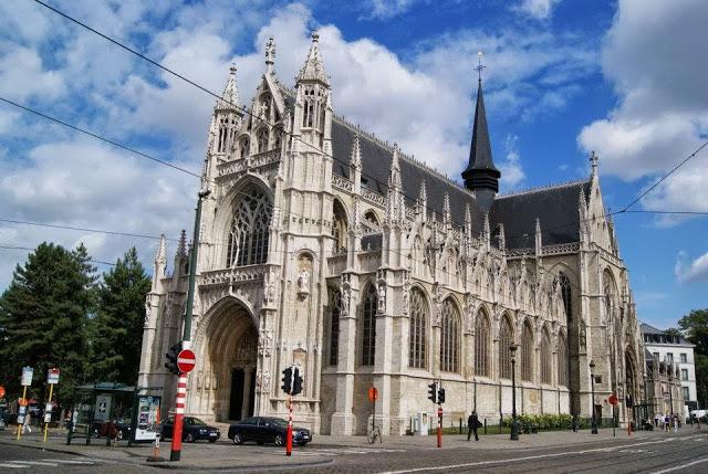 PARTE ALTA: NOTRE DAME, PALACIO DE JUSTICIA Y PALACIO REAL