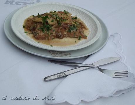 BISTEC DE CERDO CON SALSA CREMOSA DE MANZANA BISTEC DE CERDO CON SALSA CREMOSA DE MANZANA
