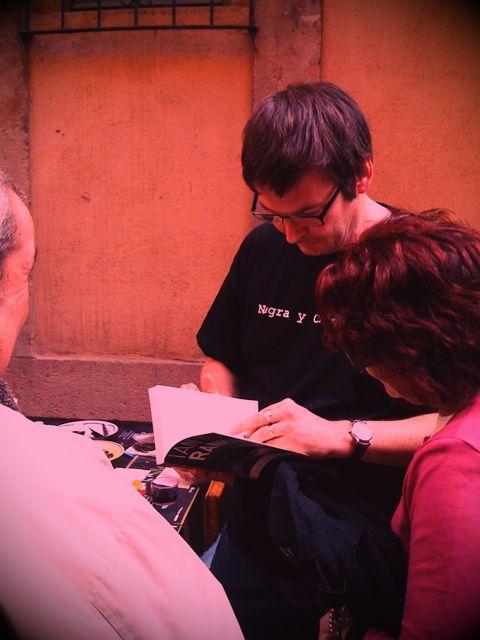 BCNegra 2010 charlas, firmas y empujones. BCNegra 2010 charlas, firmas y empujones.