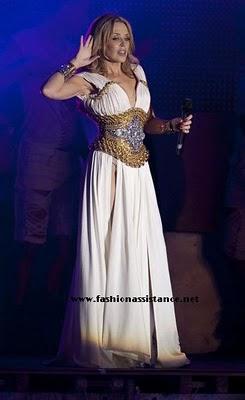 Kyle Minogue entusiasma en su actuación ayer en España. Analizamos su look Kyle Minogue entusiasma en su actuación ayer en España. Analizamos su look