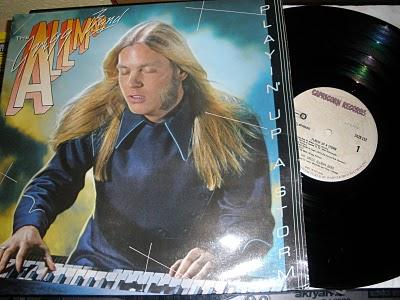 Gregg Allman Plyin' up a storm Gregg Allman Plyin' up a storm