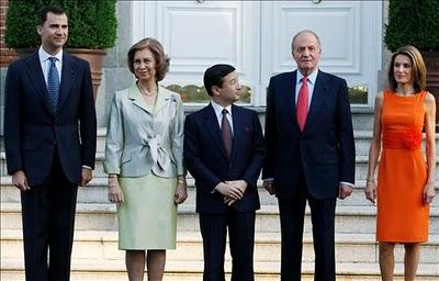 Dña. Letizia se apunta a los colores cítricos. El look de la Princesa en la visita del Presidente de Siria y su esposa