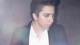 Adivina: ¿Sabes quién es este personaje con aire de chico malo? Adivina: ¿Sabes quién es este personaje con aire de chico malo?