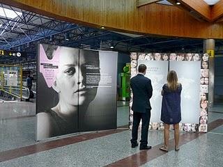 Madrid-Barajas acoge la exposición “No seas cómplice” contra la trata de mujeres con fines de explotación sexual. Madrid-Barajas acoge la exposición “No seas cómplice” contra la trata de mujeres con fines de explotación sexual.