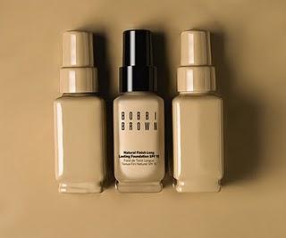 Natural Finish Long Lasting Foundation SPF 15 Natural Finish Long Lasting Foundation SPF 15