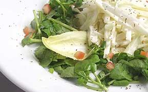 Ensalada de jengibre, manzanas y nueces Ensalada de jengibre, manzanas y nueces