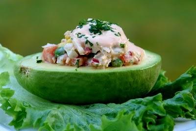 Aguacate relleno con atún Aguacate relleno con atún