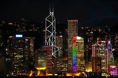 Mirando boquiabierto el cielo de Hong Kong Mirando boquiabierto el cielo de Hong Kong