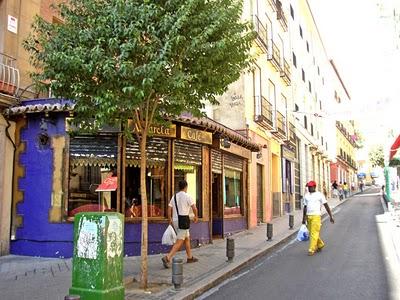 MADRID: COMPRAS POR CHUECA-GRAN VIA / MADRID: SHOPPING IN CHUECA-GRAN VIA MADRID: COMPRAS POR CHUECA-GRAN VIA / MADRID: SHOPPING IN CHUECA-GRAN VIA