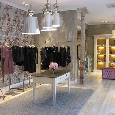 MADRID: COMPRAS POR CHUECA-GRAN VIA / MADRID: SHOPPING IN CHUECA-GRAN VIA MADRID: COMPRAS POR CHUECA-GRAN VIA / MADRID: SHOPPING IN CHUECA-GRAN VIA
