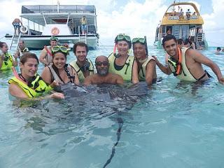 Nadar con rayas, Islas Cayman Nadar con rayas, Islas Cayman