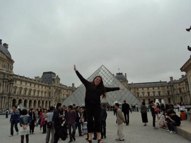 Sabias que….EL LOUVRE TIENE SUCURSAL