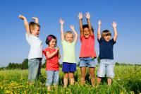 Estar al aire libre reduce el riesgo de miopía en los niños