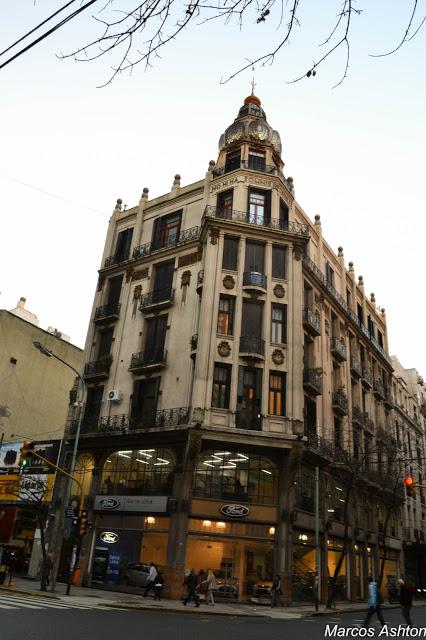 Gaudi en Buenos Aires  / Gaudi in Buenos Aires Gaudi en Buenos Aires  / Gaudi in Buenos Aires