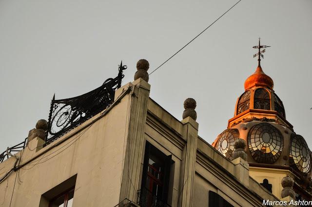Gaudi en Buenos Aires  / Gaudi in Buenos Aires Gaudi en Buenos Aires  / Gaudi in Buenos Aires